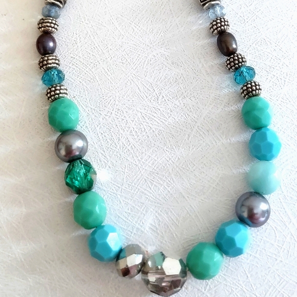Brighton Soho Howlite Beaded Short Necklace  Like New - Picture 3 of 13